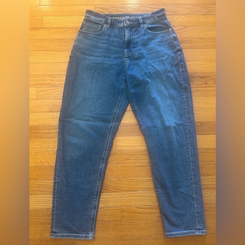 American Eagle Jeans Women’s Size 2 Blue Medium Wash Mom Jean
